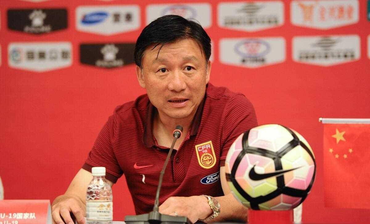 包含贝内文托队主帅布置新战术，努力冲击前四的词条