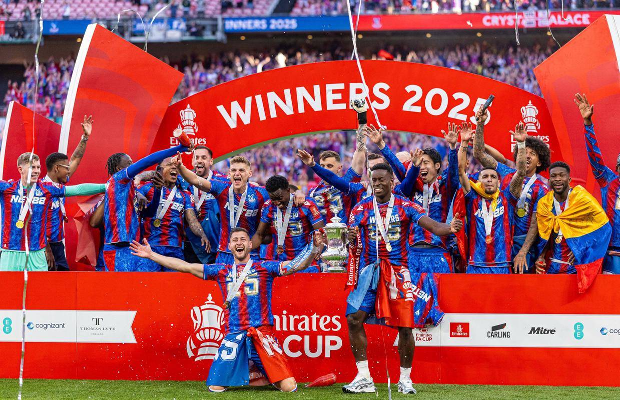 水晶宫战平对手，稳健排名联赛中游