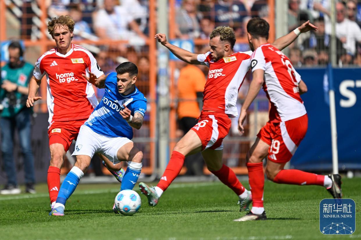 柏林联队员集体亮相，备战下轮比赛