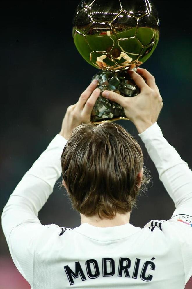 开云APP-弗洛伦蒂诺宣布正式接手罗马竞技俱乐部