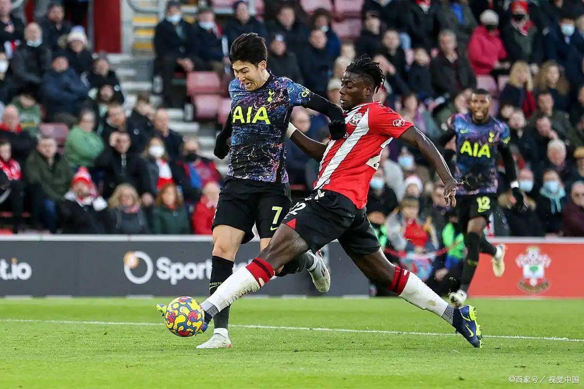 伯恩茅斯主场不敌攻势凶猛的对手