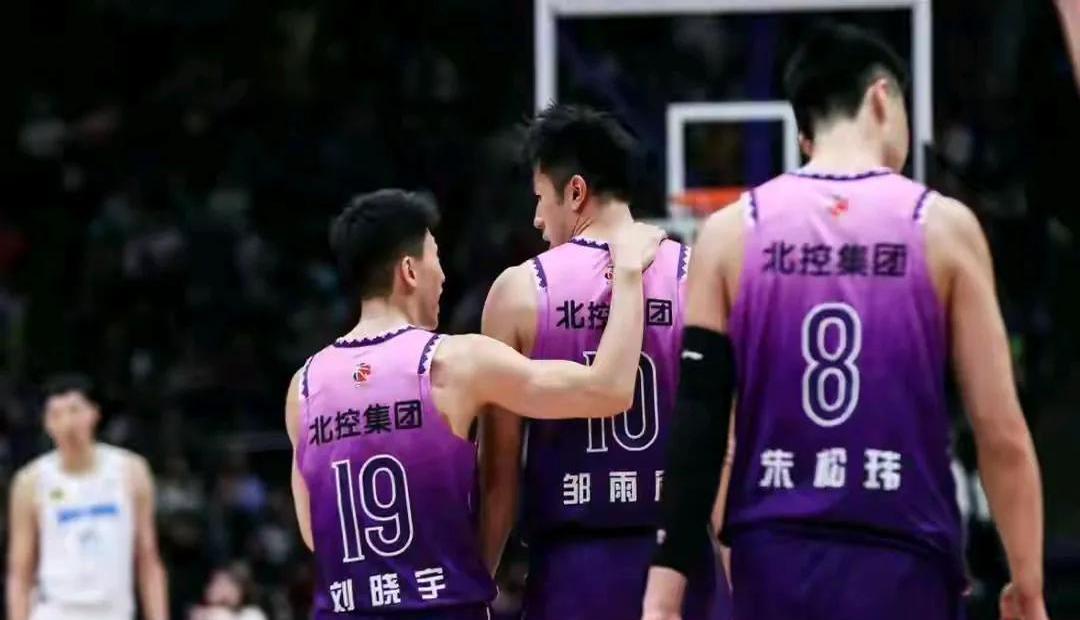 实力对决，篮球联赛一触即发