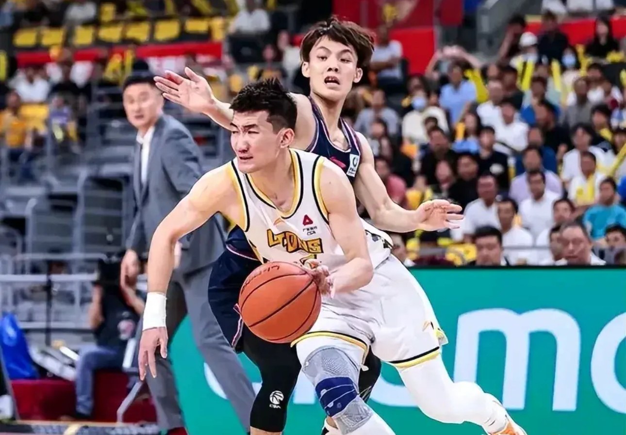 开云体育app-新疆队翻盘76人，孙铭徽点燃赛场的简单介绍