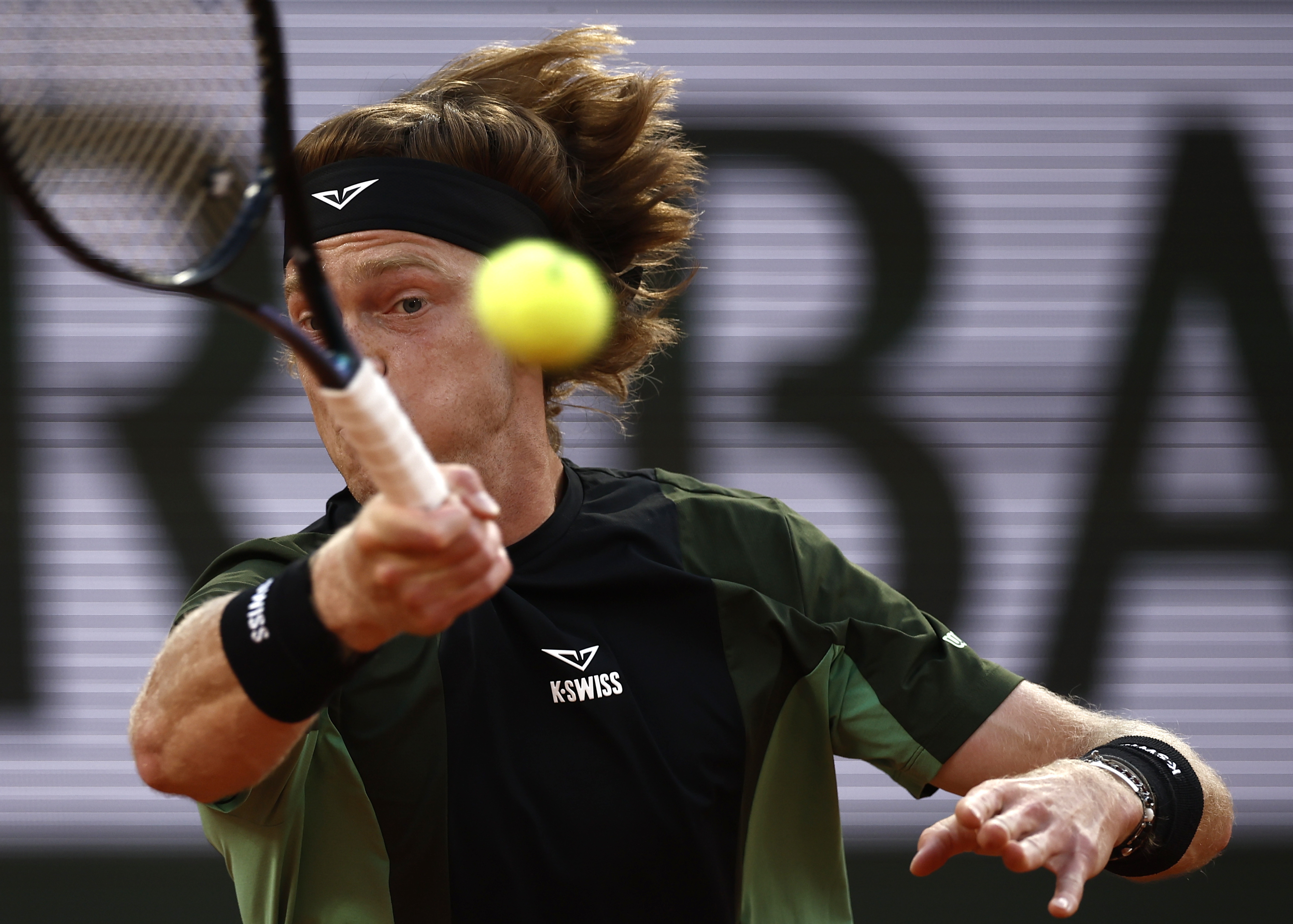 美网鏖战法网，辛纳高光表现