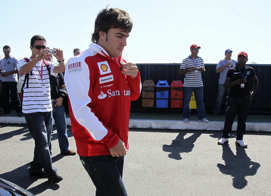 开云体育官网-威廉姆斯绝杀红牛车队，阿隆索高光表现